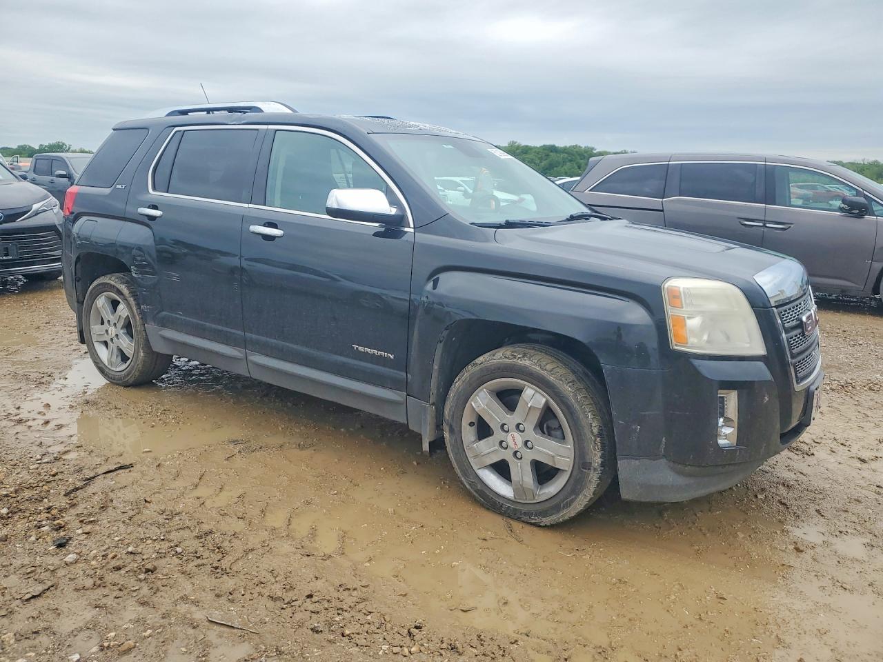 2012 GMC TERRAIN SLT photo 4