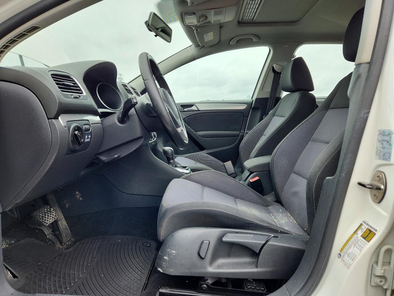2012 VOLKSWAGEN GOLF photo 13