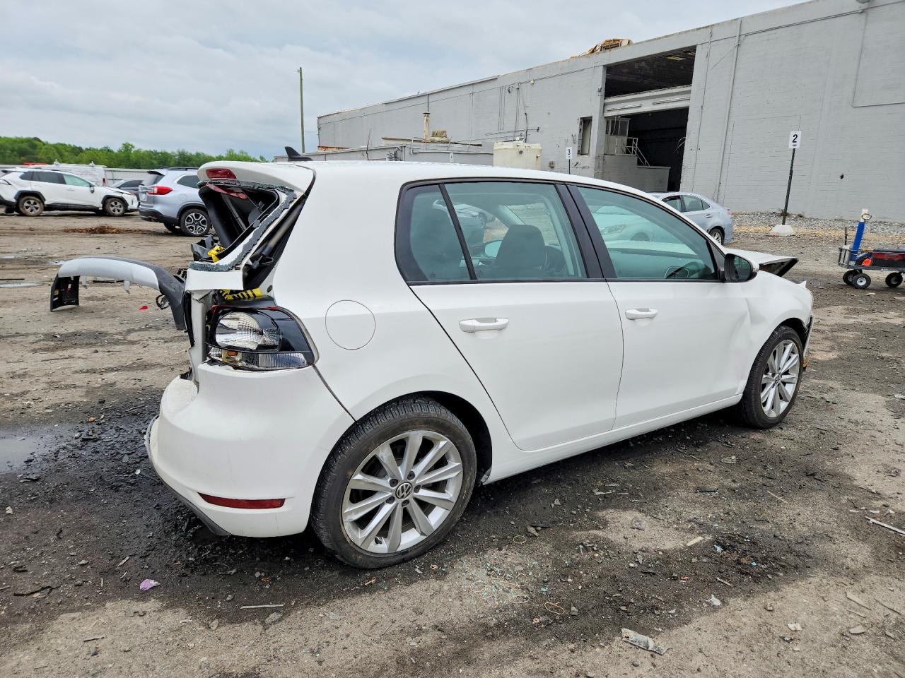 2012 VOLKSWAGEN GOLF photo 5