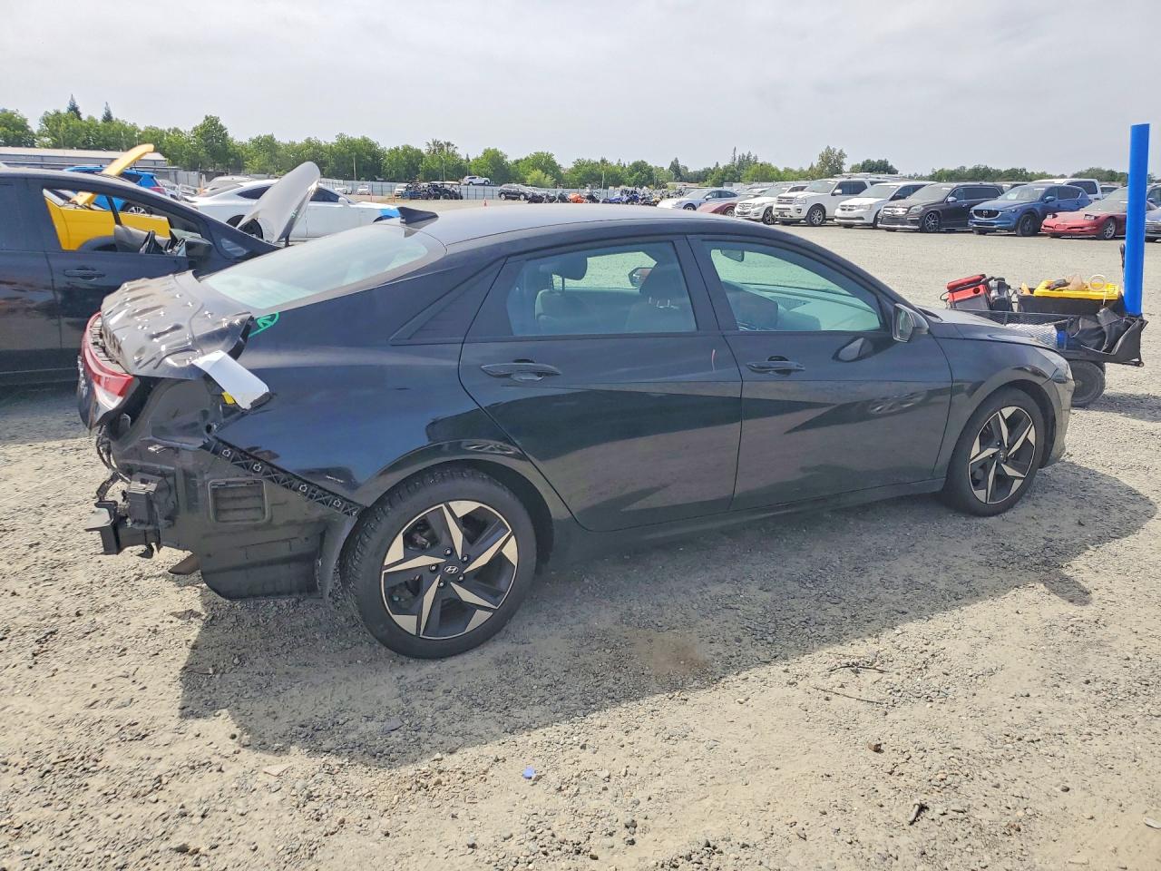 2023 HYUNDAI ELANTRA SEL photo 5