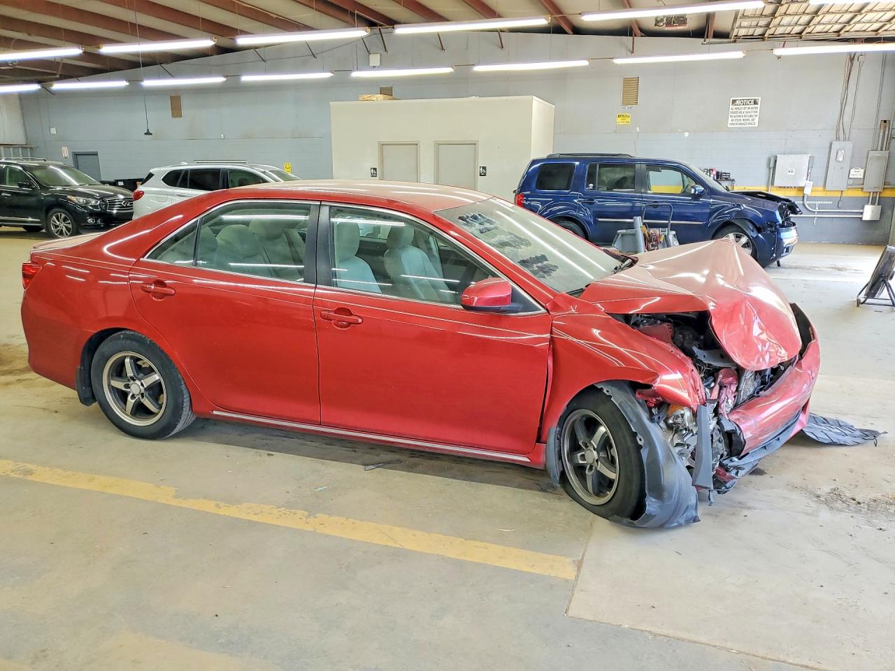 2012 TOYOTA CAMRY LE photo 10