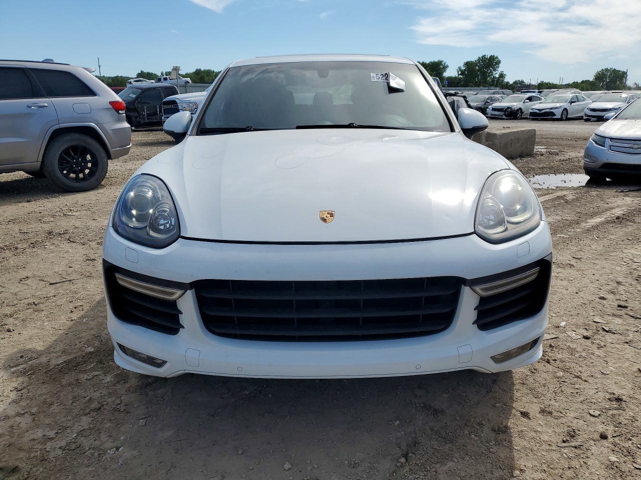 2017 PORSCHE CAYENNE GTS photo 9