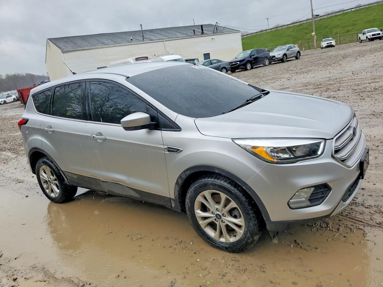 2019 FORD ESCAPE SE photo 10