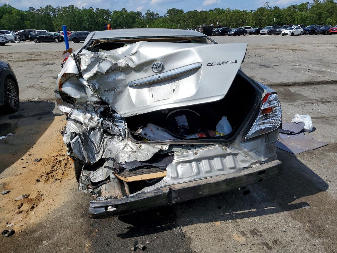 2003 TOYOTA CAMRY LE photo 6