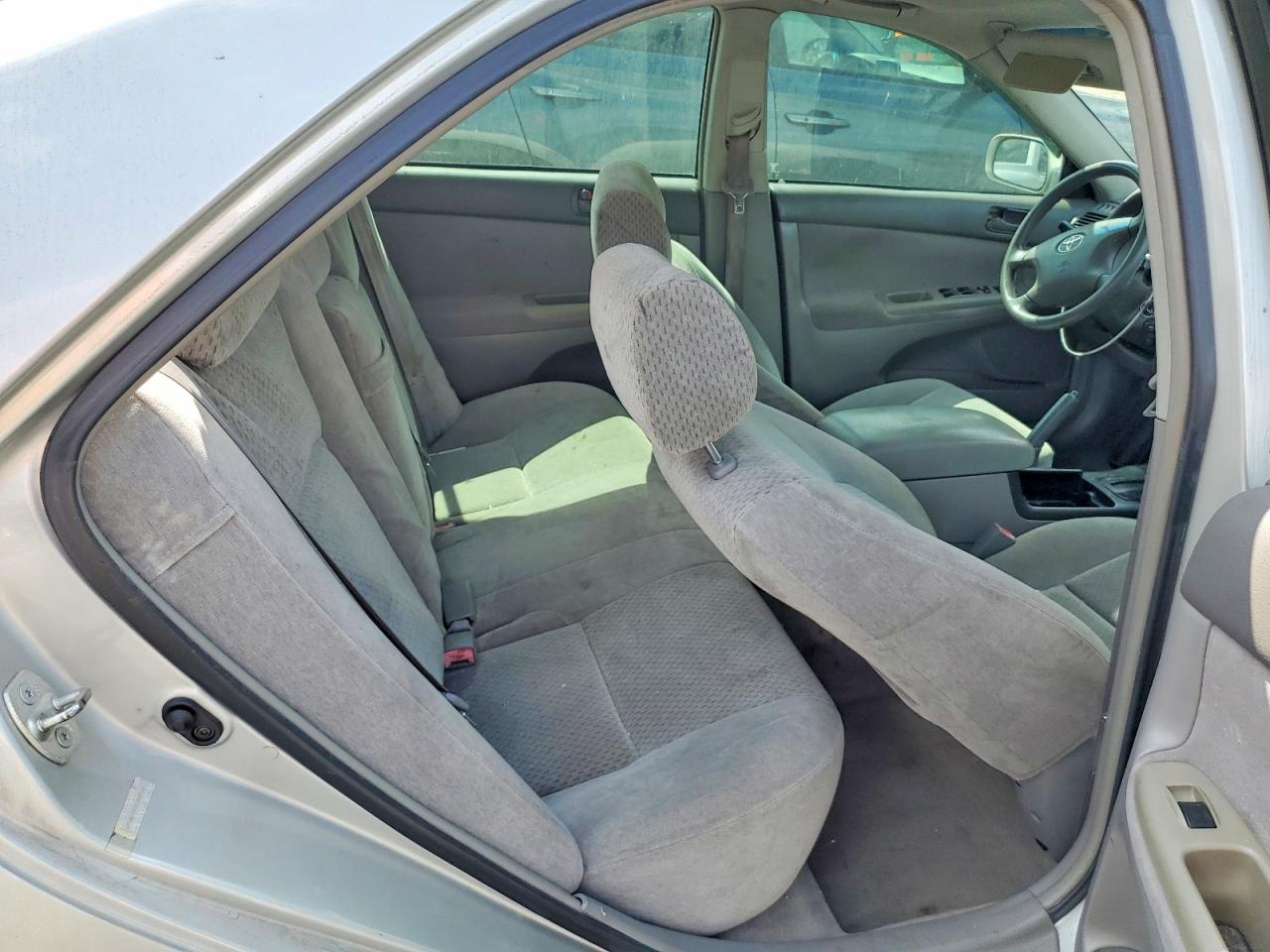2003 TOYOTA CAMRY LE photo 10
