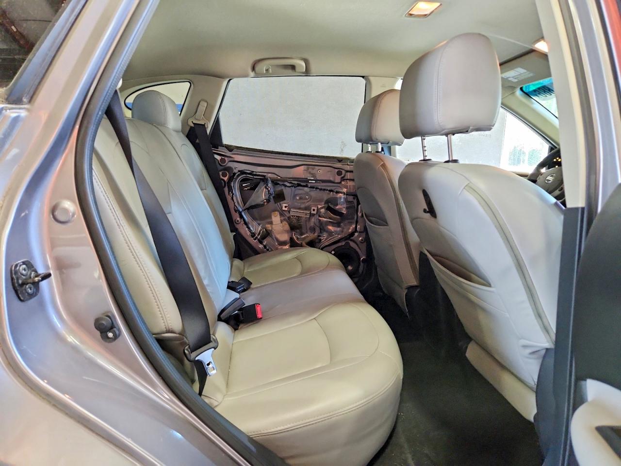 2011 NISSAN ROGUE S photo 31