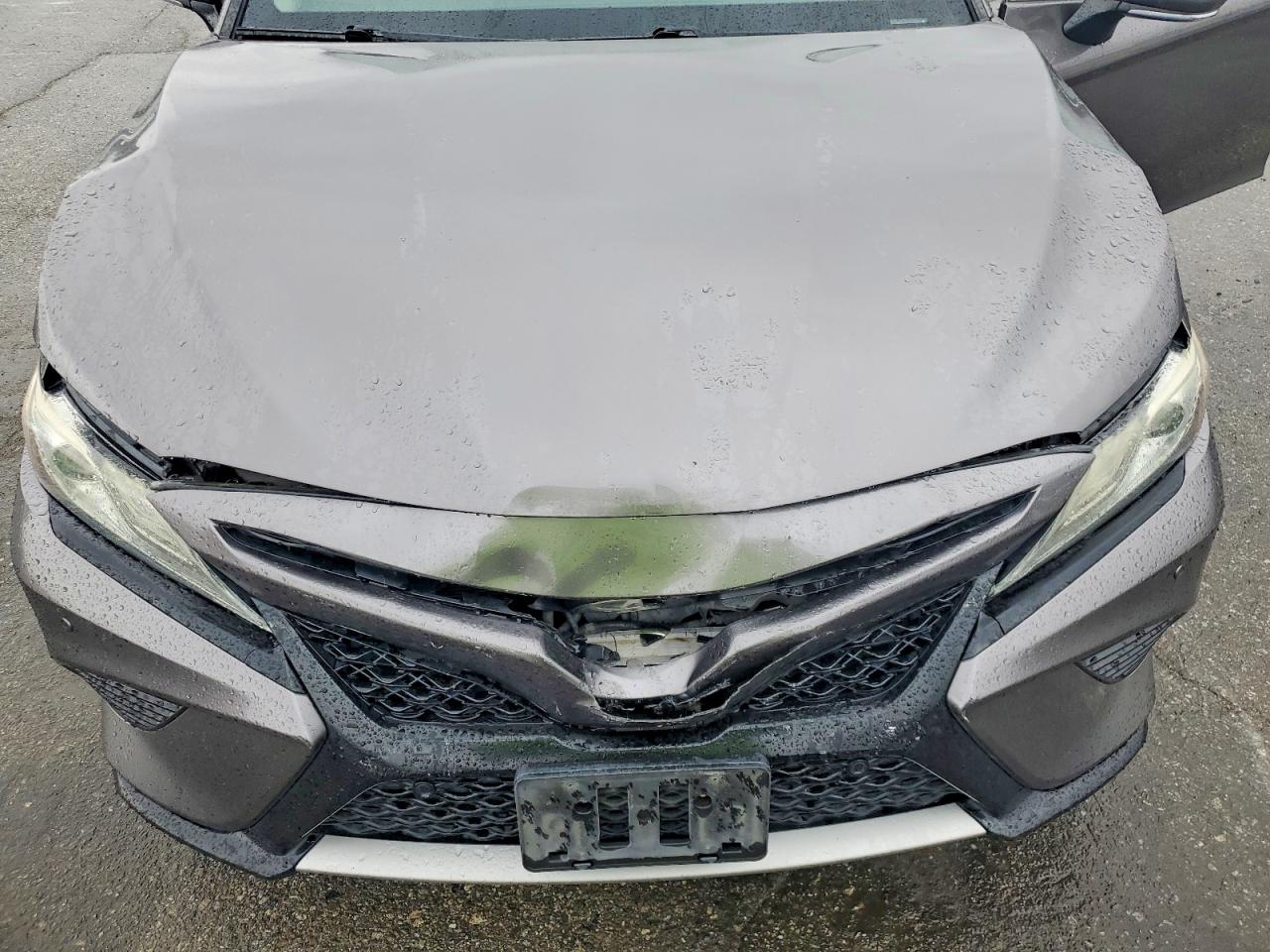 2018 TOYOTA CAMRY XSE photo 31