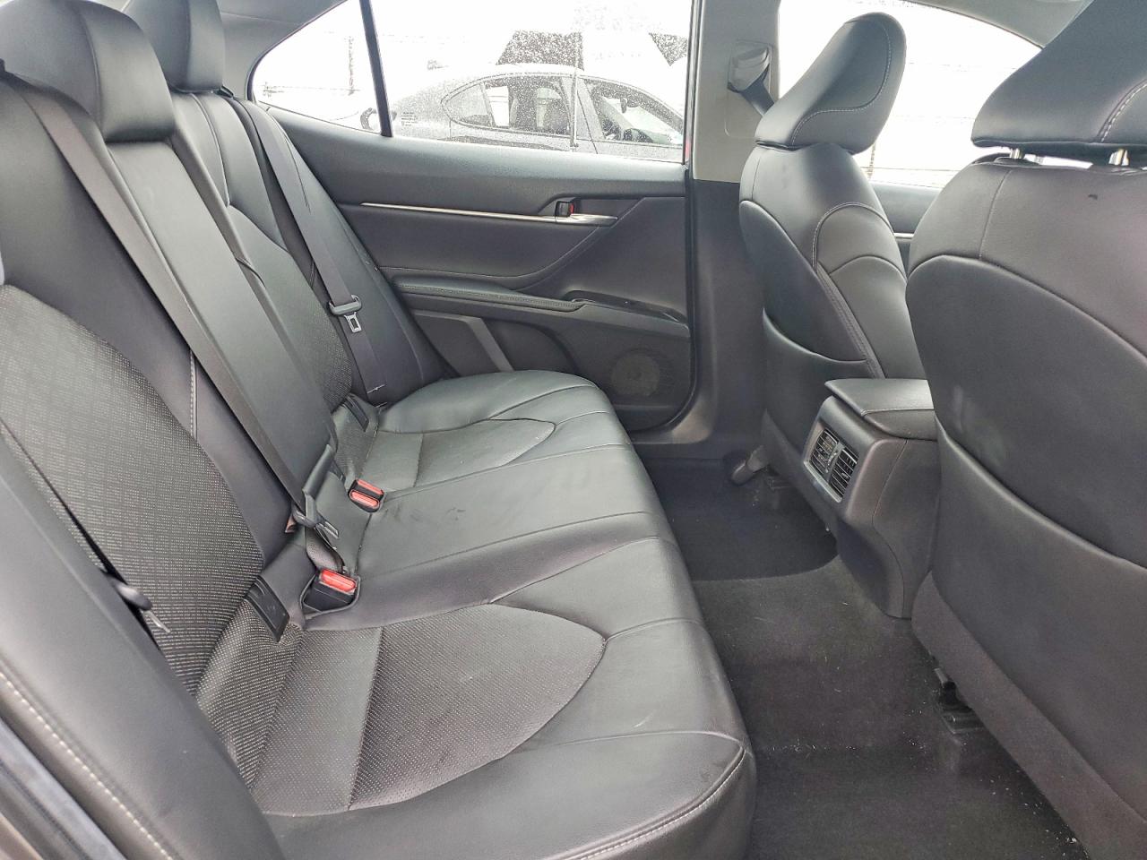 2018 TOYOTA CAMRY XSE photo 28
