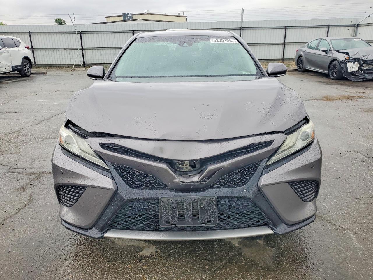 2018 TOYOTA CAMRY XSE photo 13