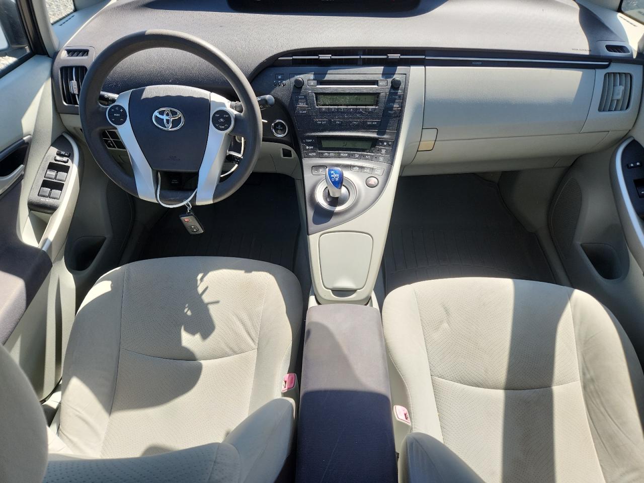 2010 TOYOTA PRIUS photo 15