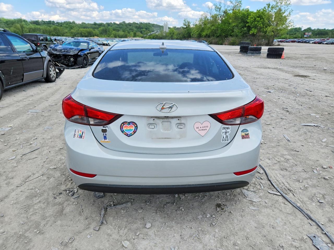 2016 HYUNDAI ELANTRA SE photo 16