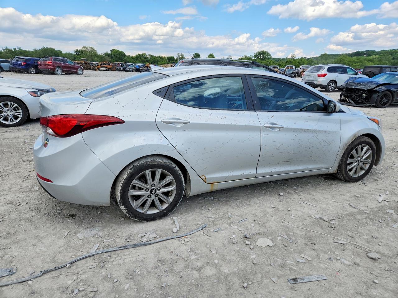 2016 HYUNDAI ELANTRA SE photo 7