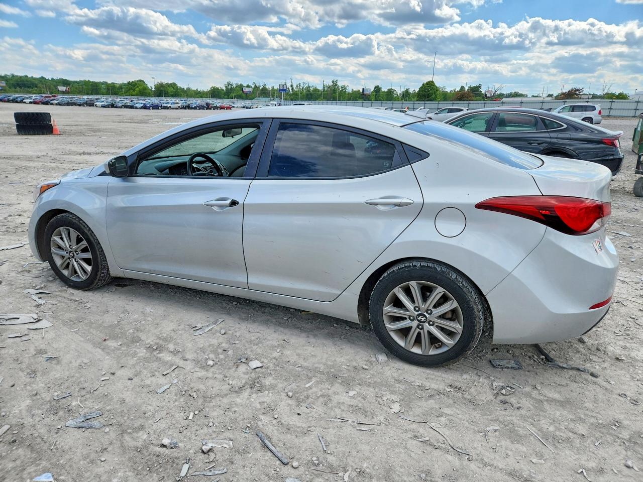 2016 HYUNDAI ELANTRA SE photo 4