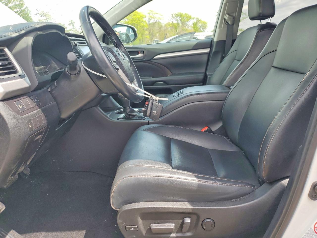 2019 TOYOTA HIGHLANDER HYBRID XLE photo 13