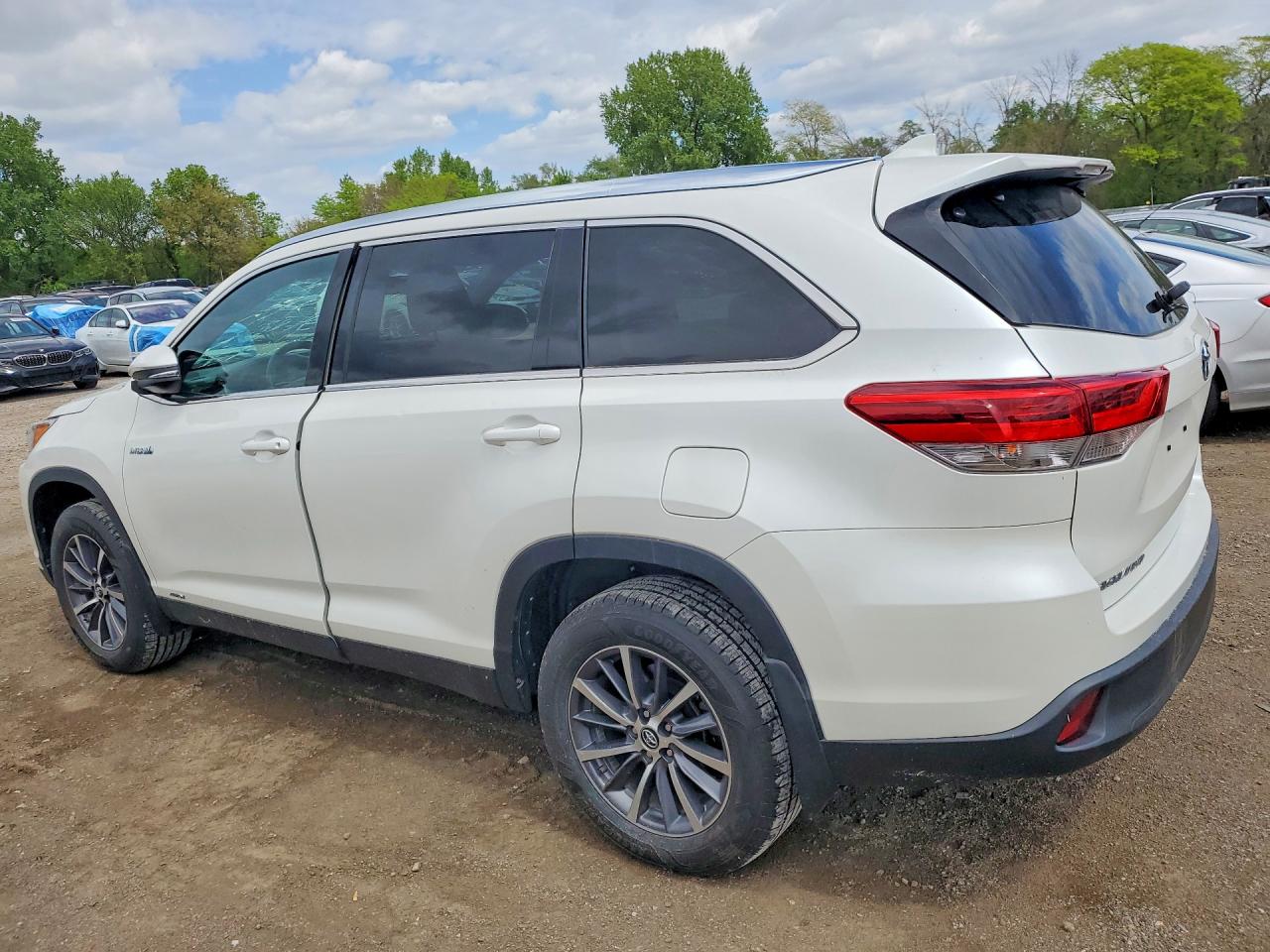 2019 TOYOTA HIGHLANDER HYBRID XLE photo 3