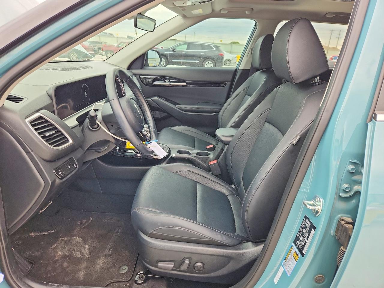 2025 KIA SELTOS EX photo 7
