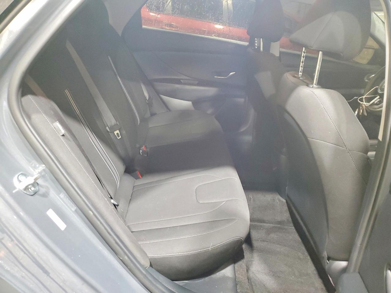 2024 HYUNDAI ELANTRA SEL photo 28