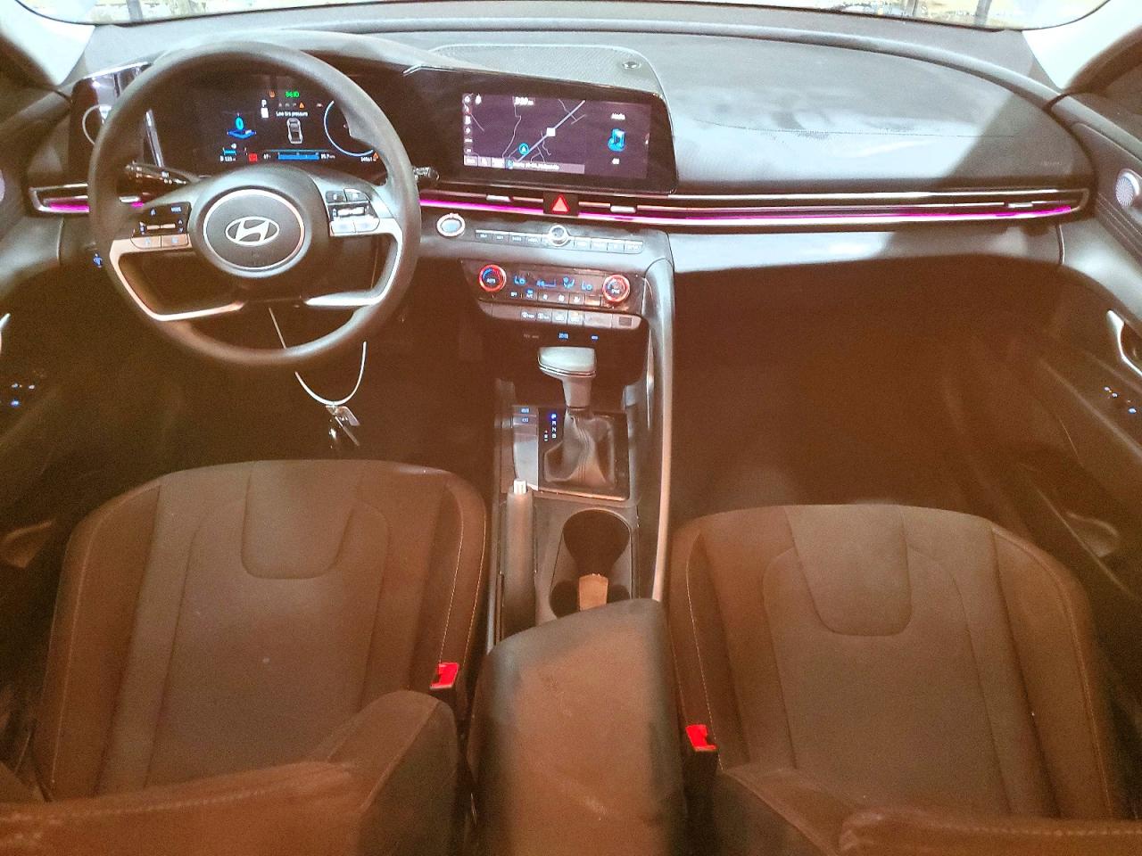 2024 HYUNDAI ELANTRA SEL photo 22