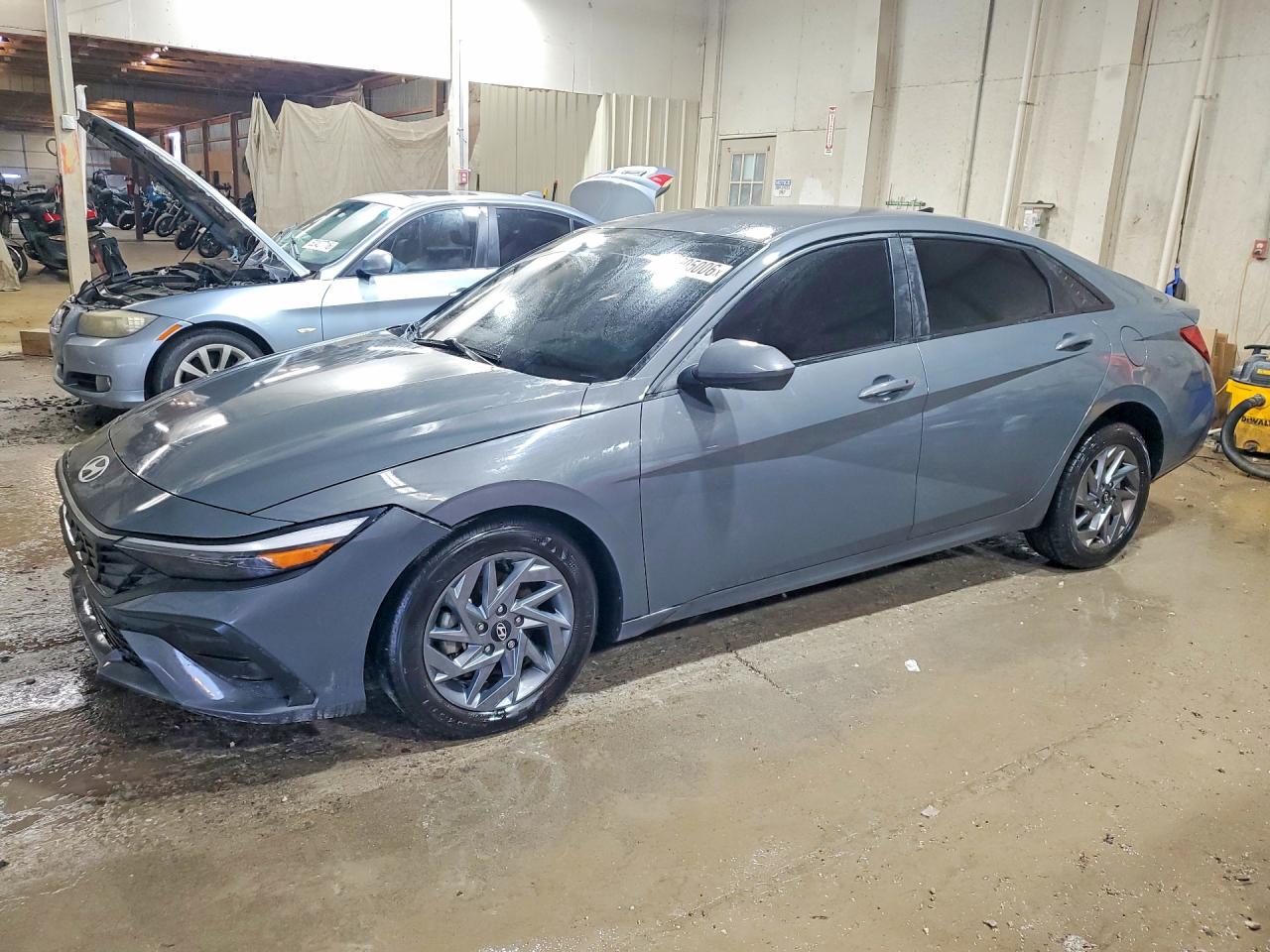 2024 HYUNDAI ELANTRA