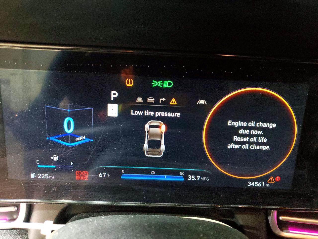 2024 HYUNDAI ELANTRA SEL photo 25
