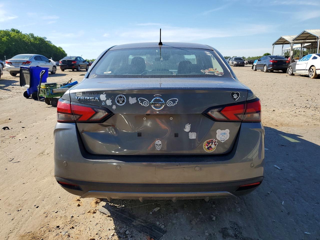 2020 NISSAN VERSA S photo 6