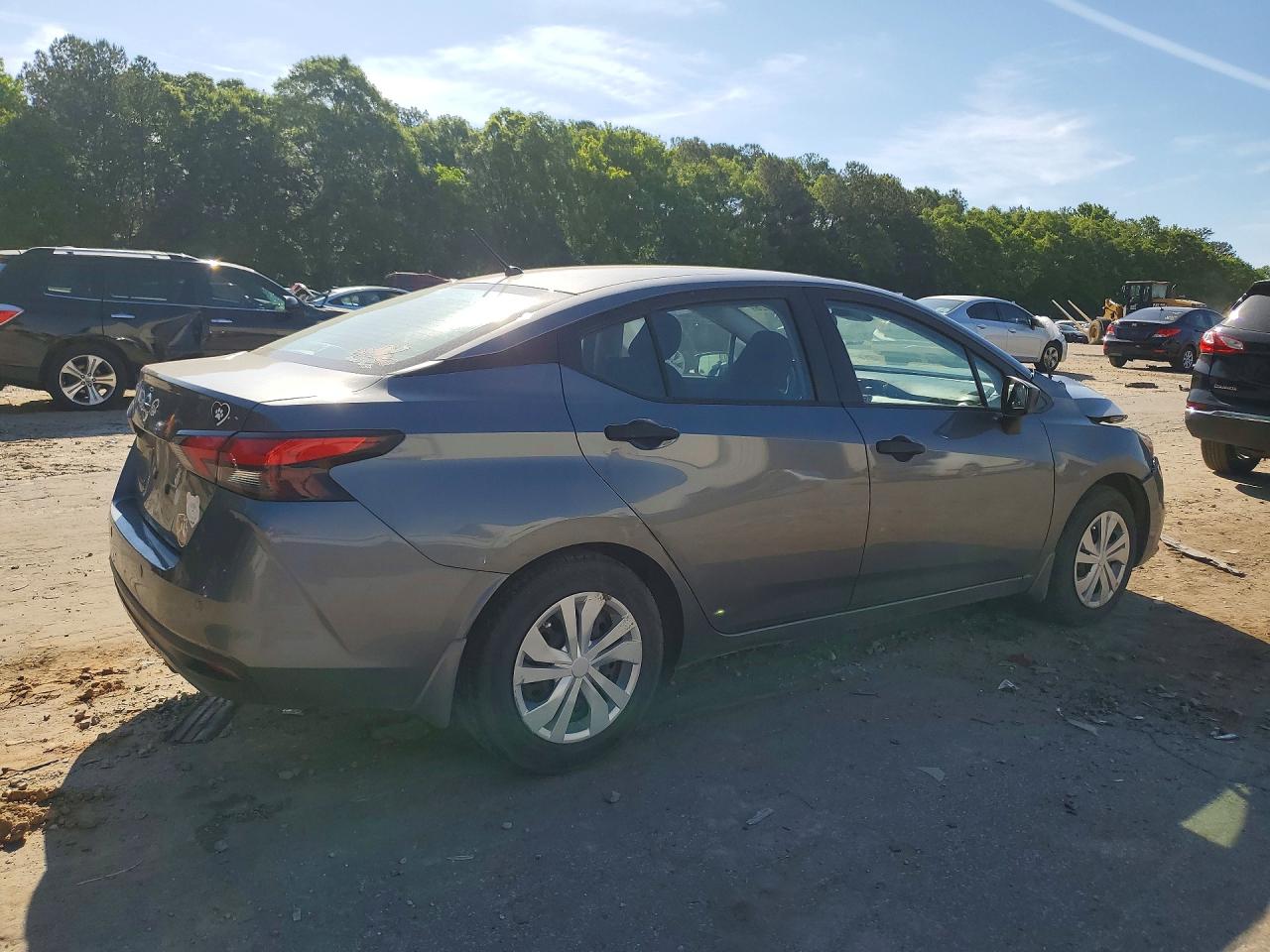 2020 NISSAN VERSA S photo 3