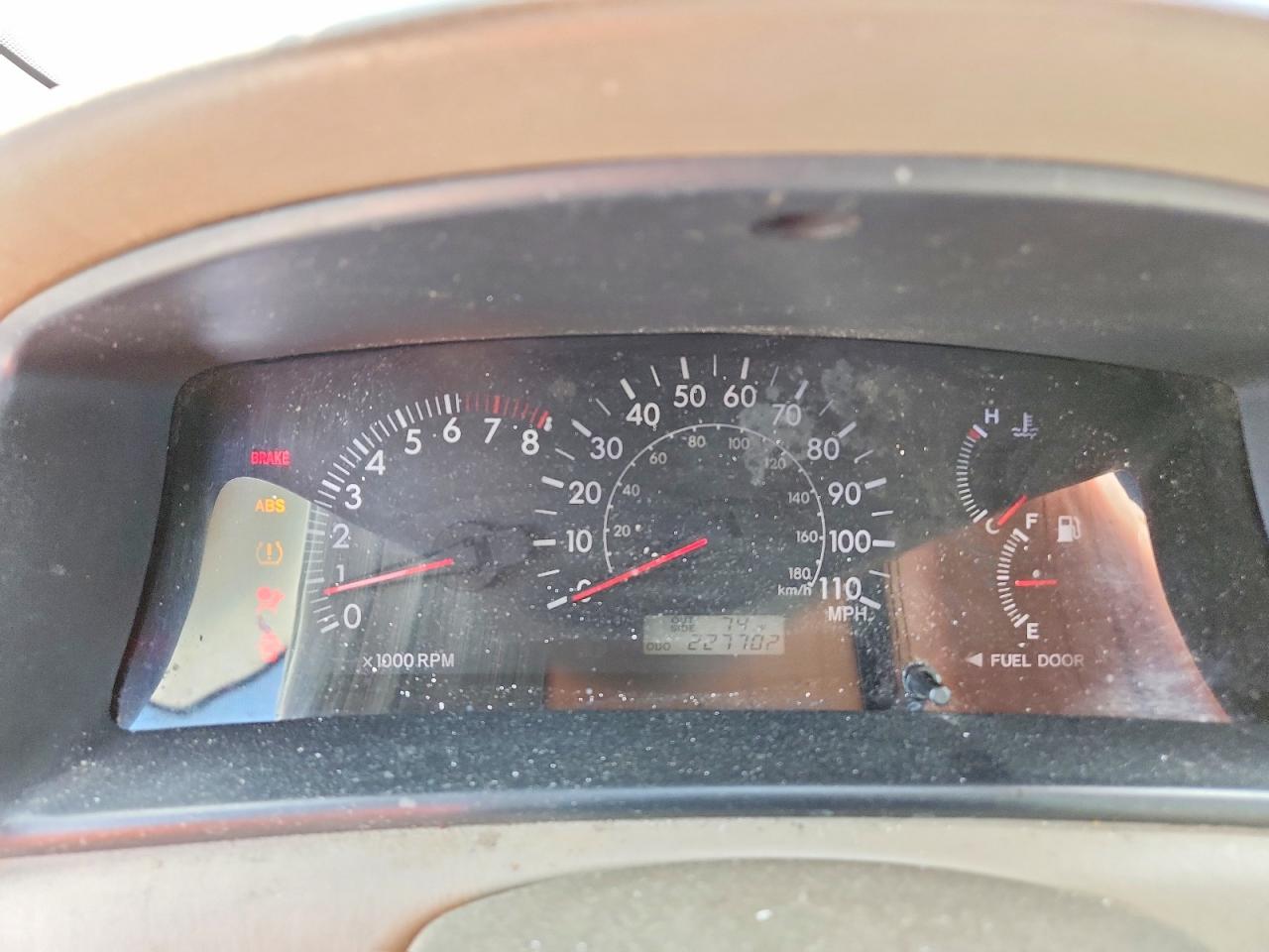 2005 TOYOTA COROLLA LE photo 9