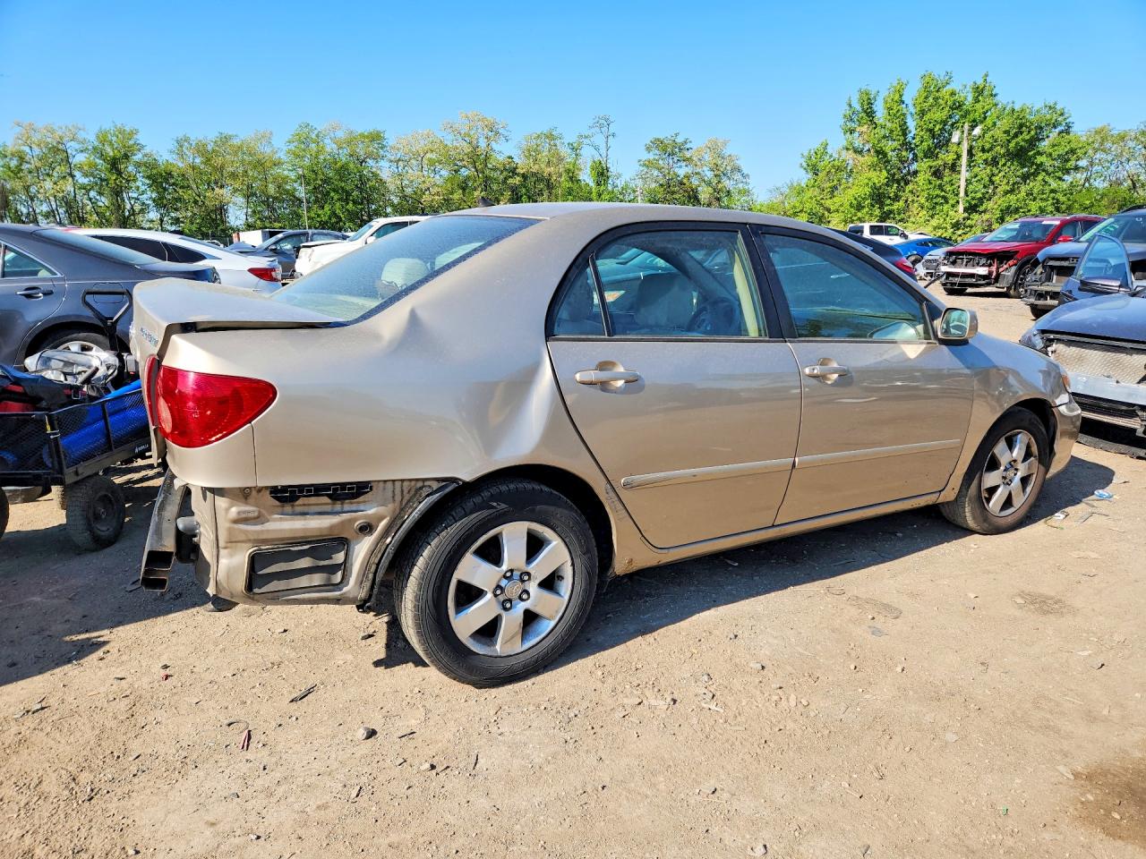 2005 TOYOTA COROLLA LE photo 3