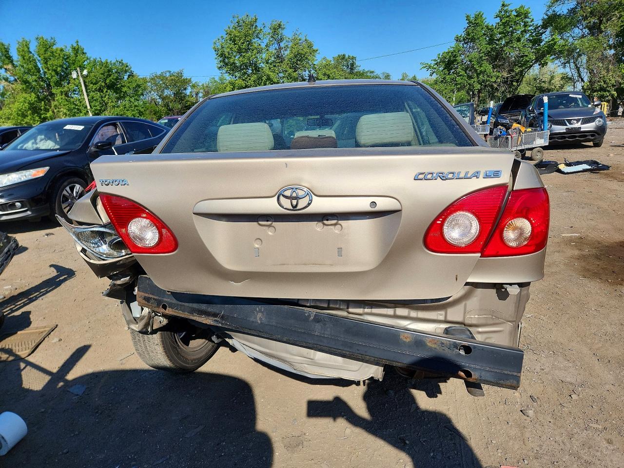 2005 TOYOTA COROLLA LE photo 6