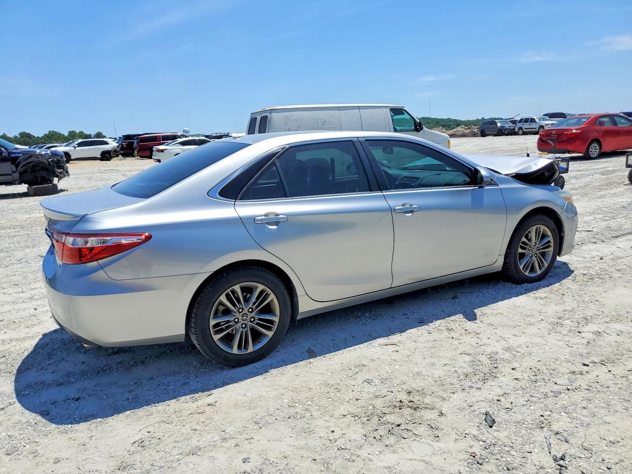 2015 TOYOTA CAMRY SE photo 7