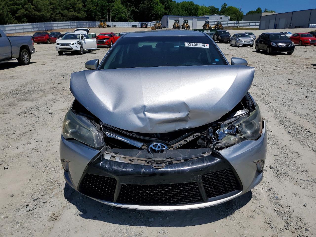 2015 TOYOTA CAMRY SE photo 13