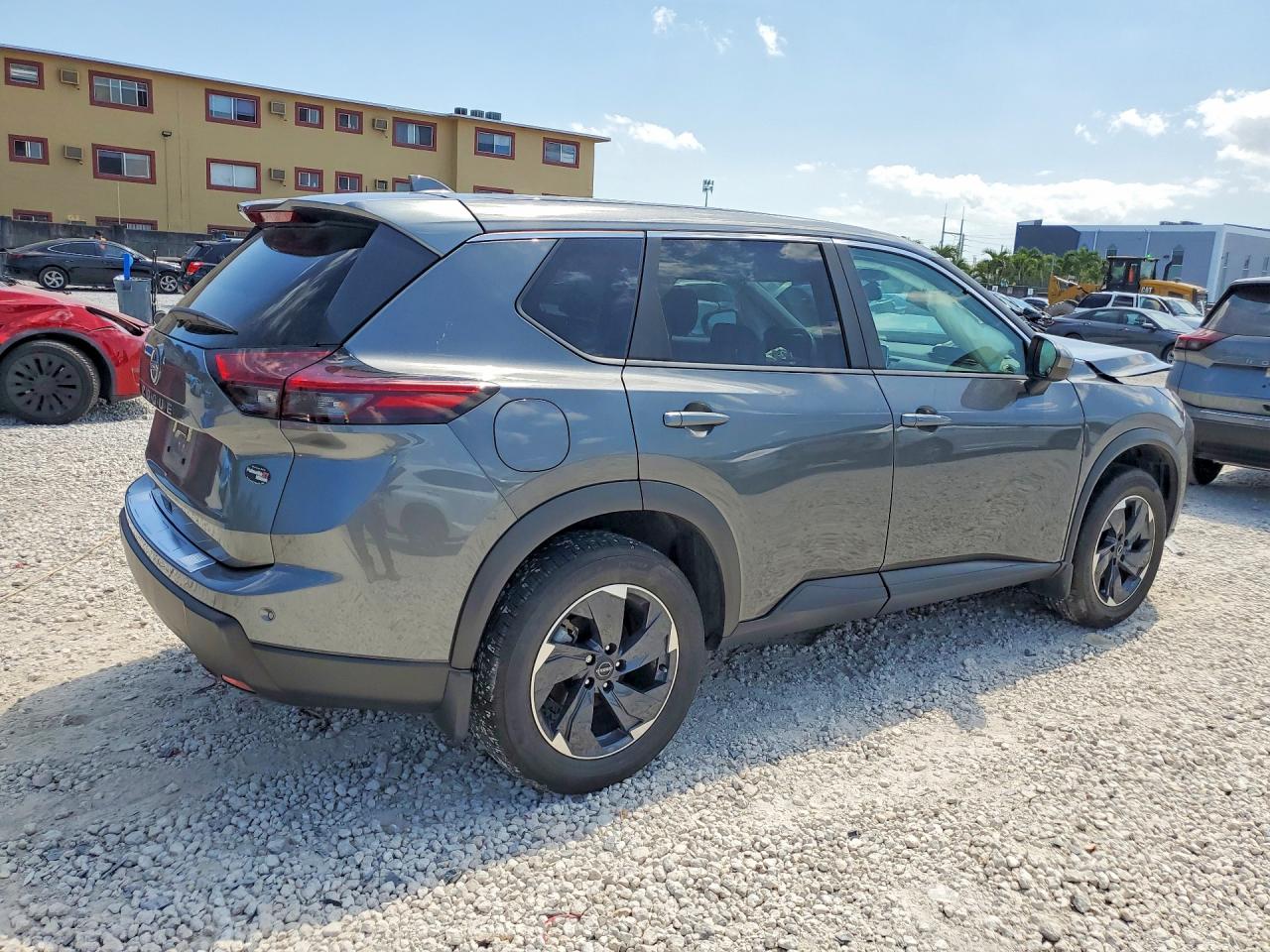 2025 NISSAN ROGUE SV photo 5