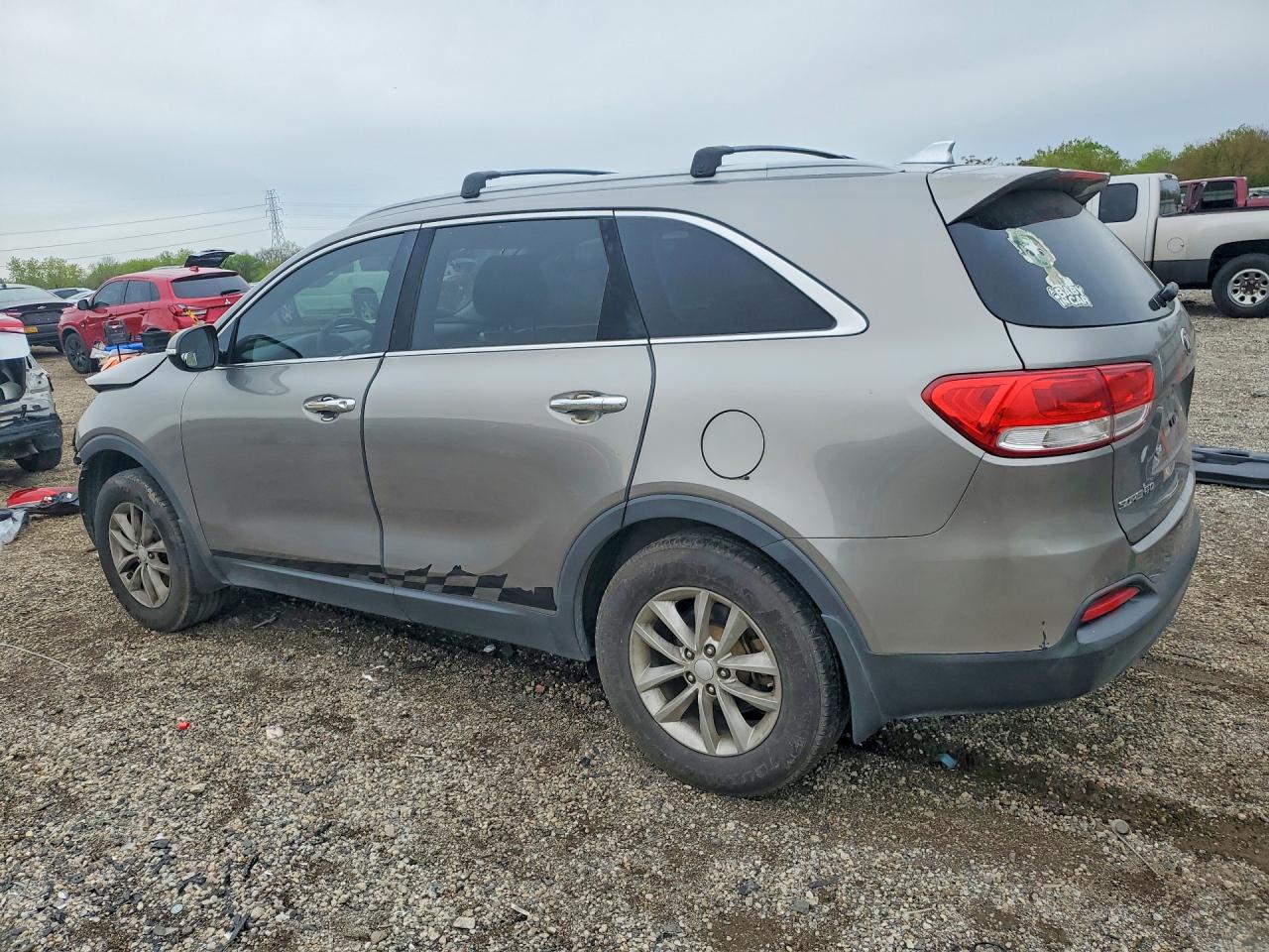 2016 KIA SORENTO LX photo 3