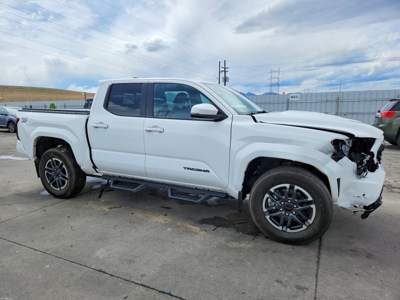 2024 TOYOTA TACOMA TRD SPORT photo 4