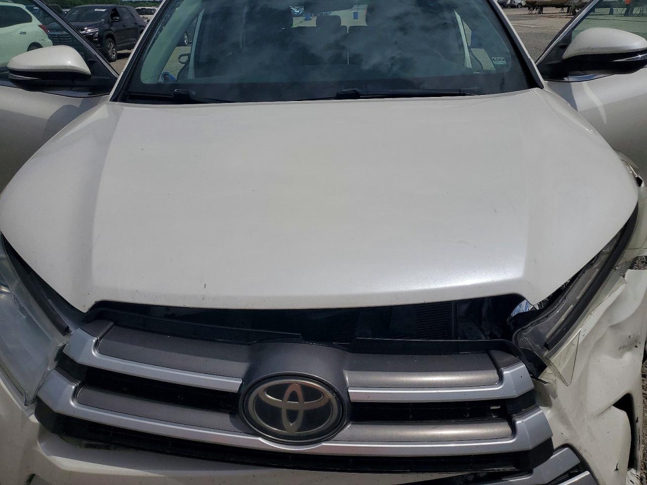 2018 TOYOTA HIGHLANDER LE PLUS photo 12