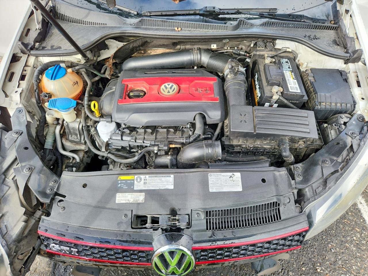 2013 VOLKSWAGEN GTI photo 31