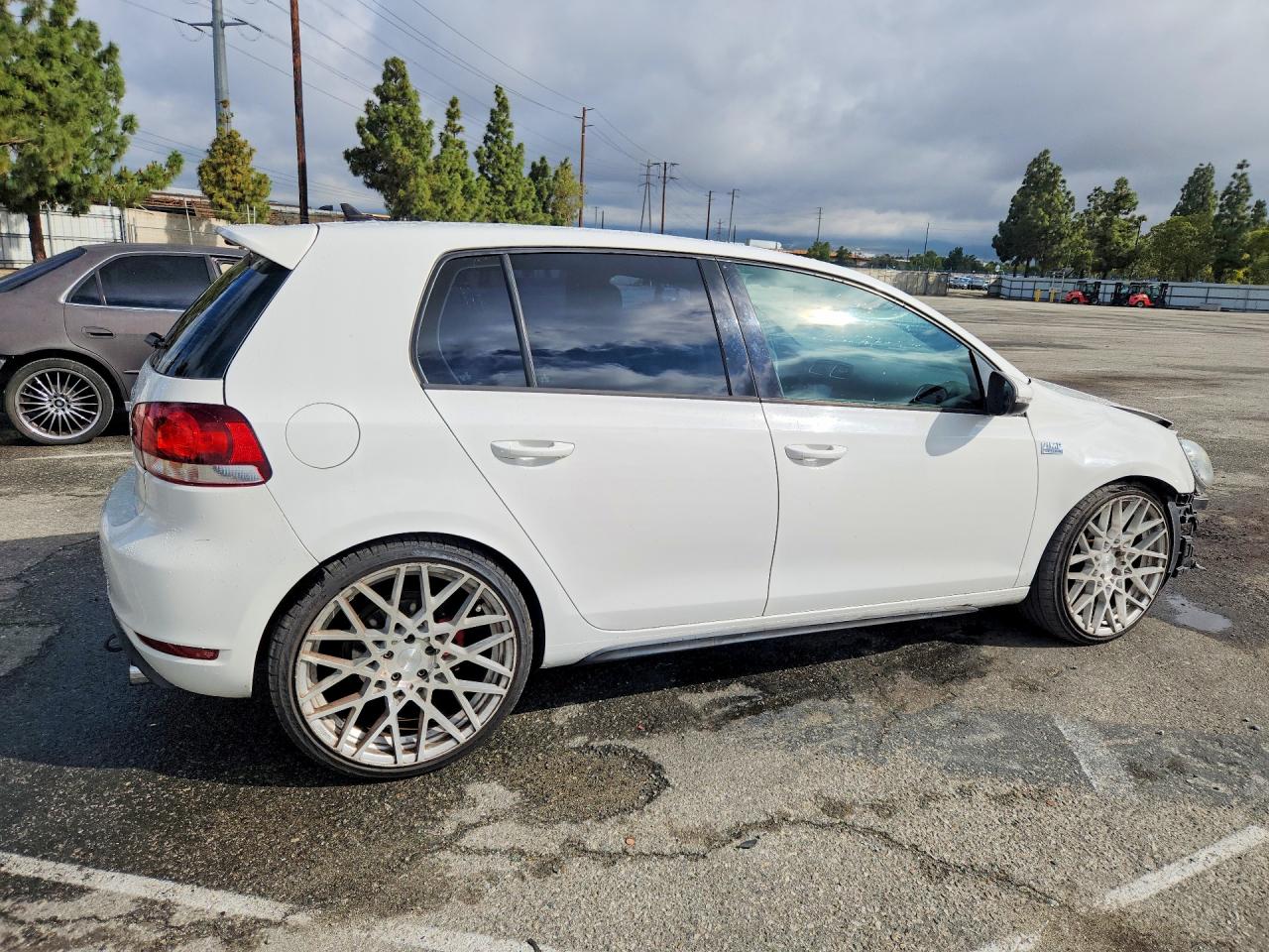 2013 VOLKSWAGEN GTI photo 7