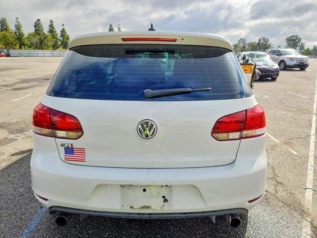 2013 VOLKSWAGEN GTI photo 16