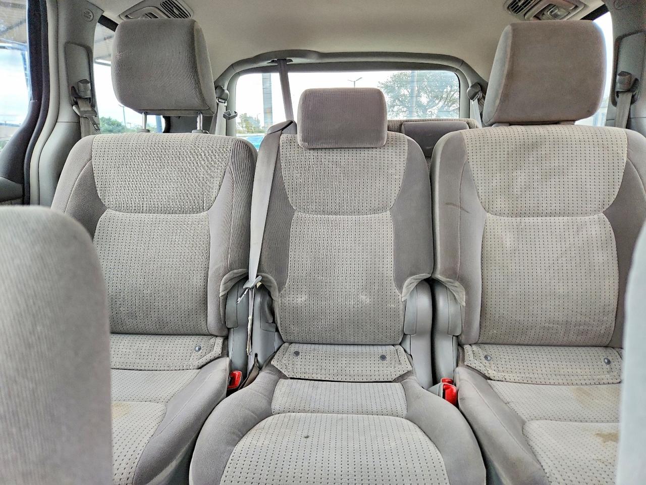 2009 TOYOTA SIENNA LE 8-PASSENGER photo 19
