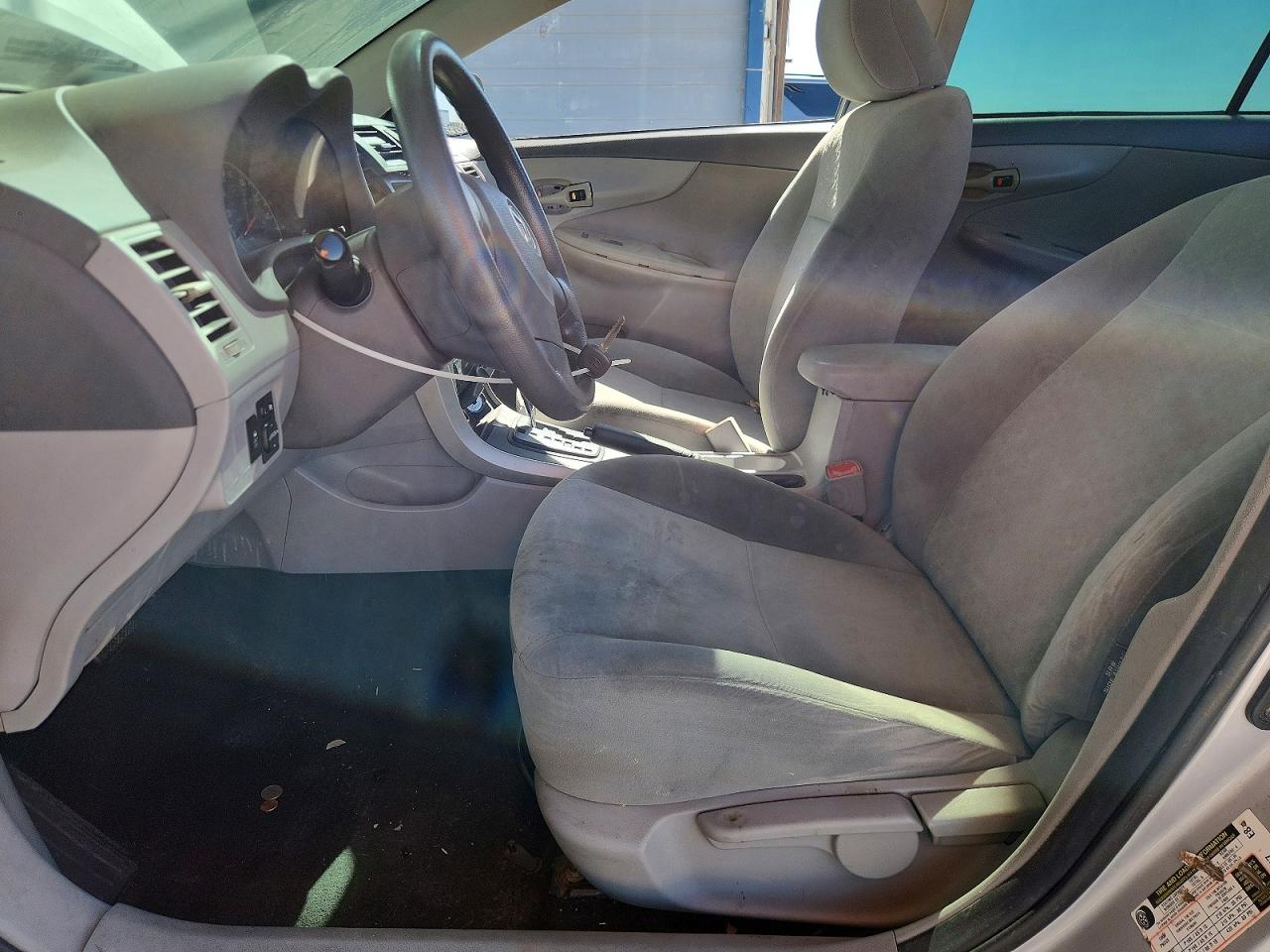 2009 TOYOTA COROLLA LE photo 13