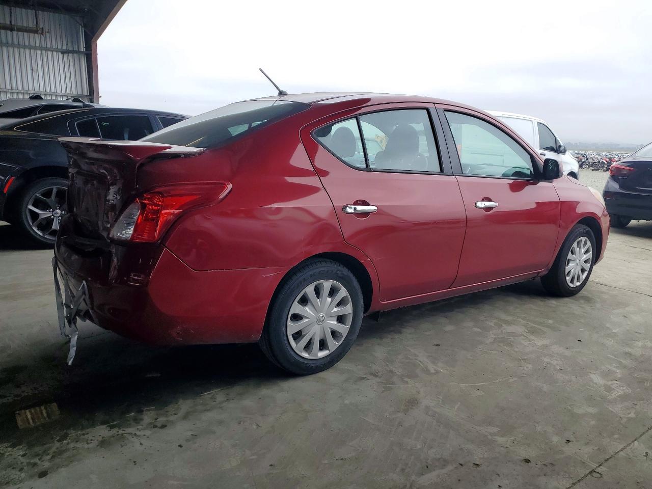 2014 NISSAN VERSA 1.6 SV photo 5