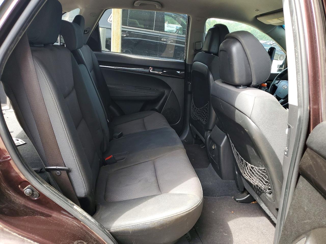 2011 KIA SORENTO LX photo 19