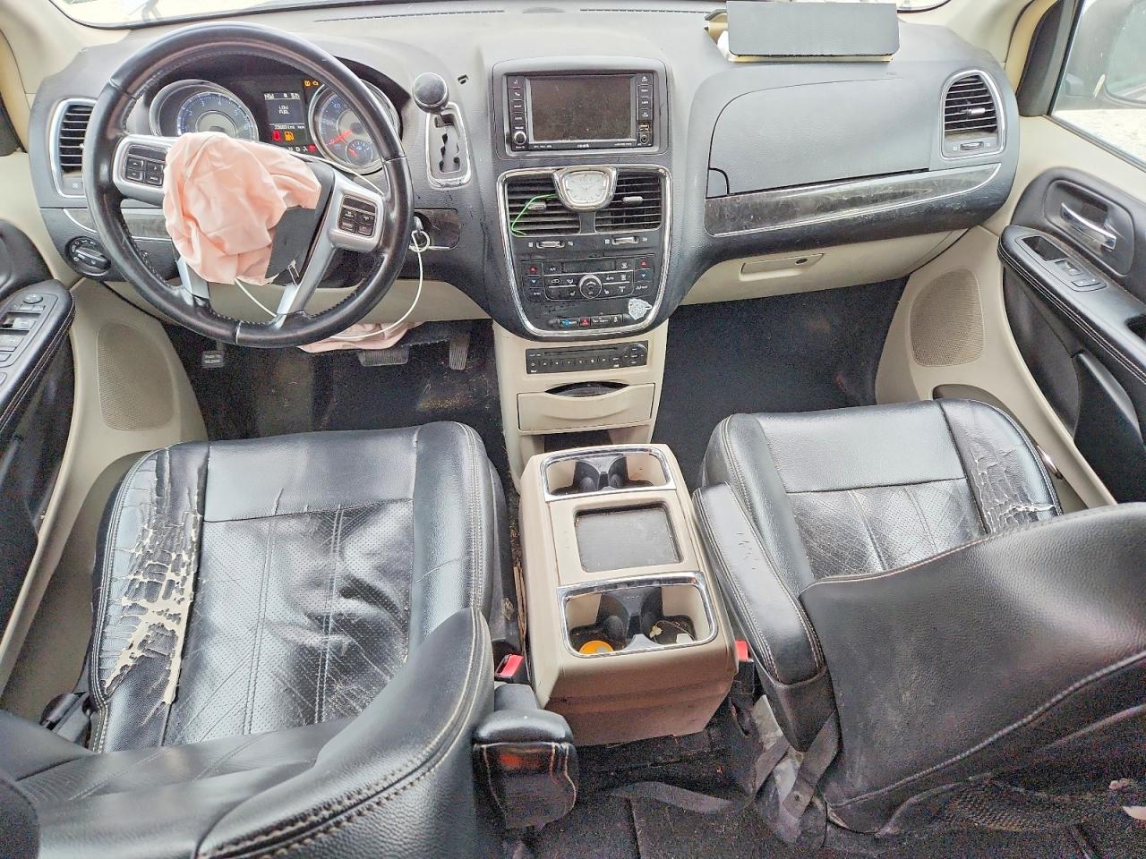 2011 CHRYSLER TOWN & COUNTRY TOURING L photo 15