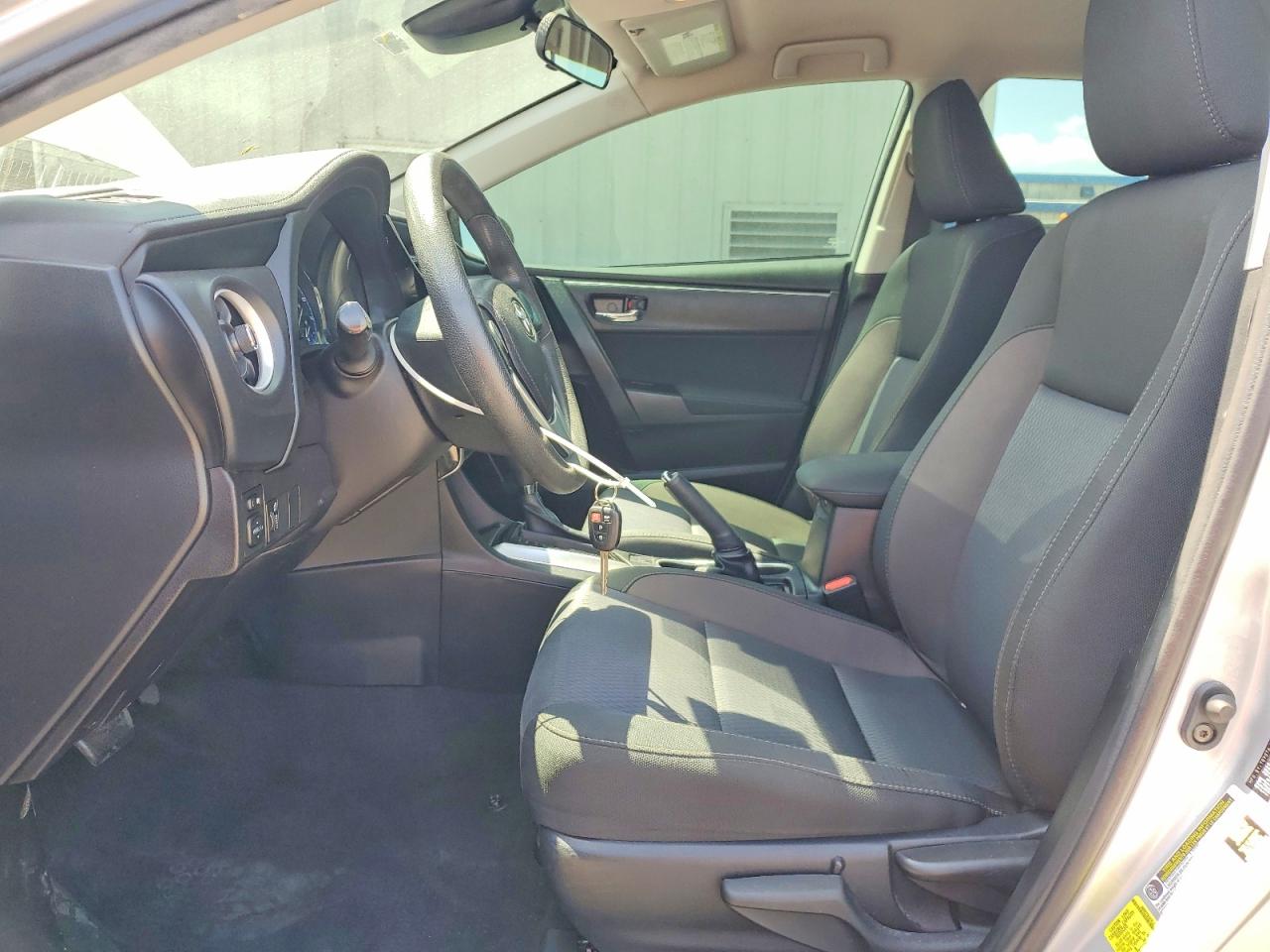 2018 TOYOTA COROLLA LE photo 13
