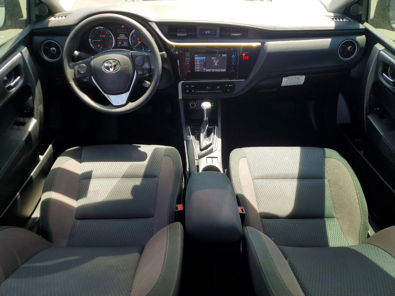 2018 TOYOTA COROLLA LE photo 15