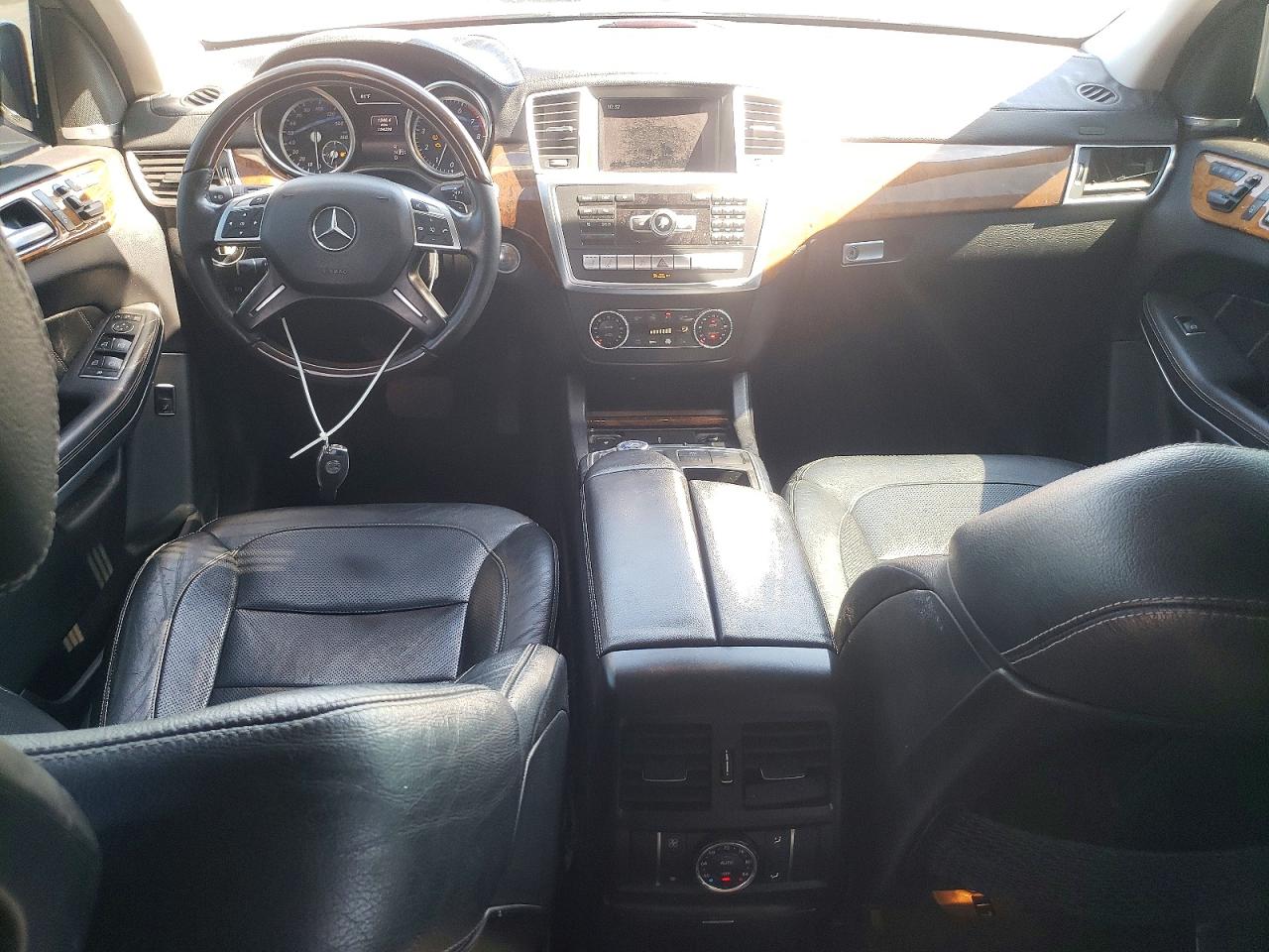2014 MERCEDES-BENZ GL 550 4MATIC photo 15