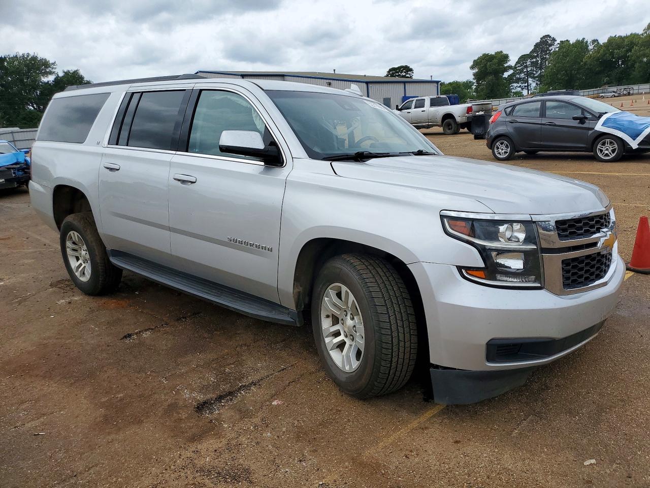 2018 CHEVROLET SUBURBAN C1500 LT photo 4