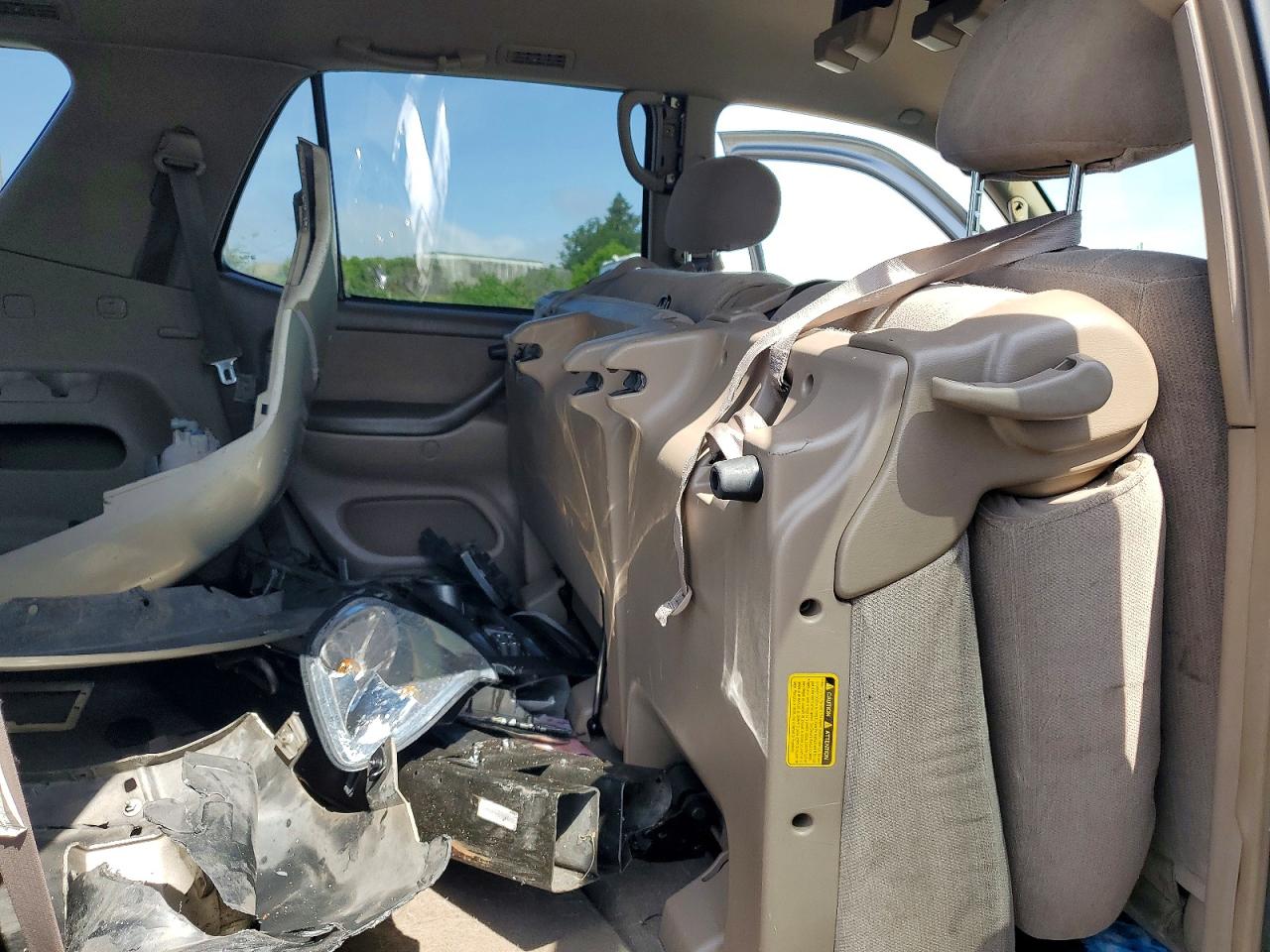 2004 TOYOTA SEQUOIA SR5 photo 28