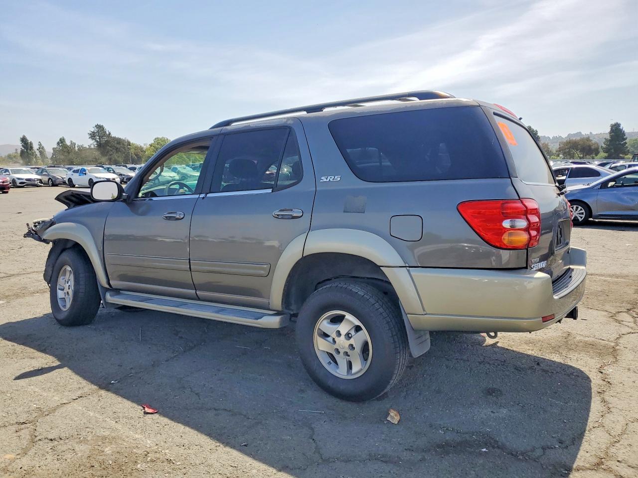 2004 TOYOTA SEQUOIA SR5 photo 4