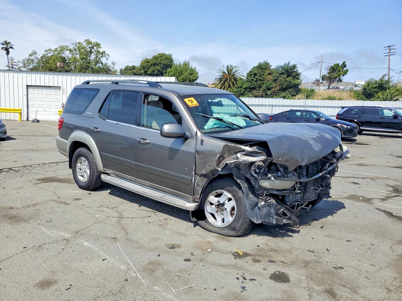 2004 TOYOTA SEQUOIA SR5 photo 10